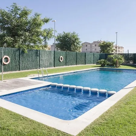 Familiar Con Piscina Y Padel Apartment